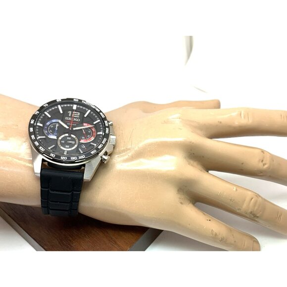 Seiko Men's Watch SSB347 Quartz Chronograph Black Dial Rubber Strap 44mm - Picture 5 of 15